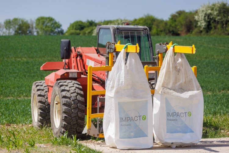 Premier Foods trials low carbon fertiliser on UK wheat farms
