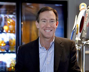 MillerCoors CEO Tom Long announces retirement