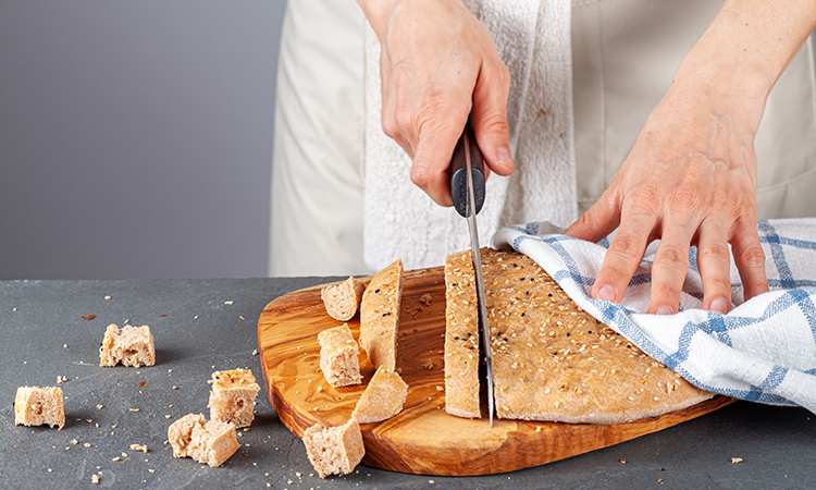 bread chopping 