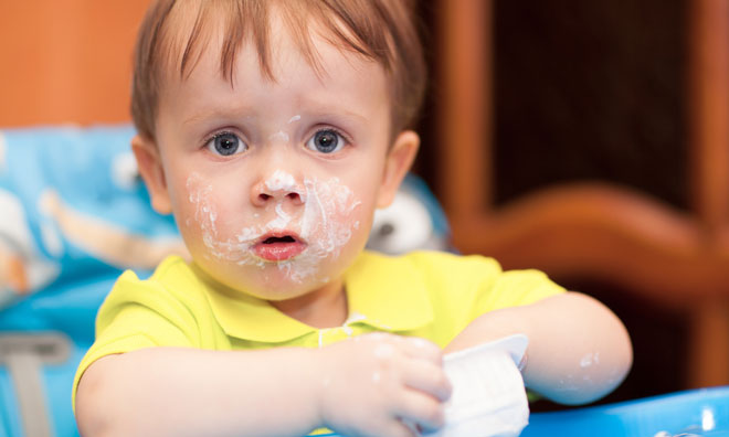 child-eating-yoghurt