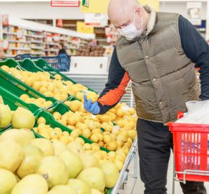 consumer shopping for healthy foods during pandemic