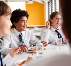 school children eating