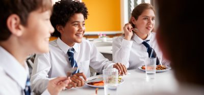 school children eating