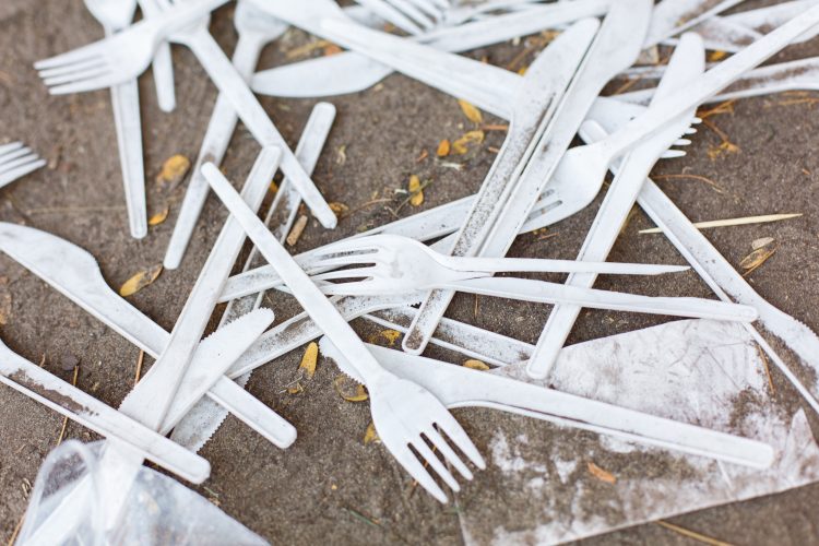 plastic cutlery