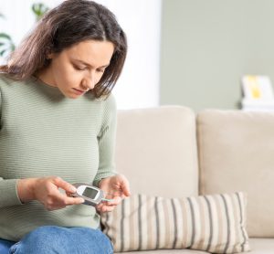 woman on sofa with t2d